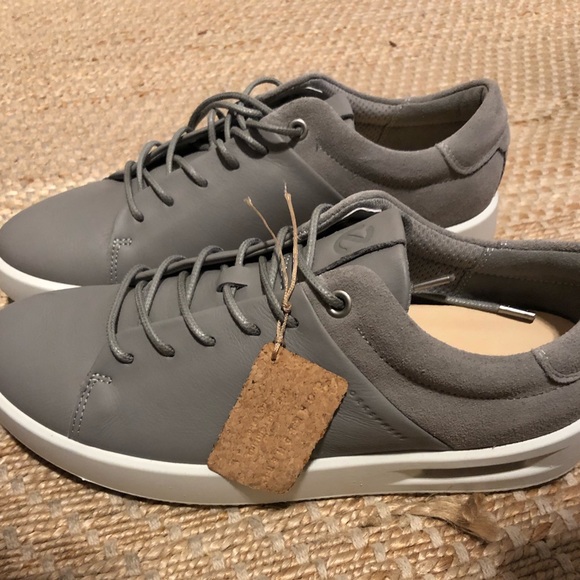 SALE! ECCO women’s corksphere sneaker gray leather/suede - Picture 1 of 7